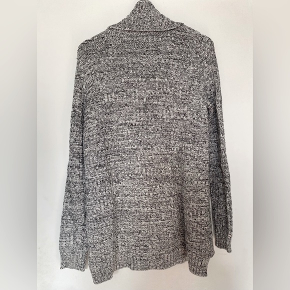 Knitted long sleeve turtleneck - Picture 3 of 3